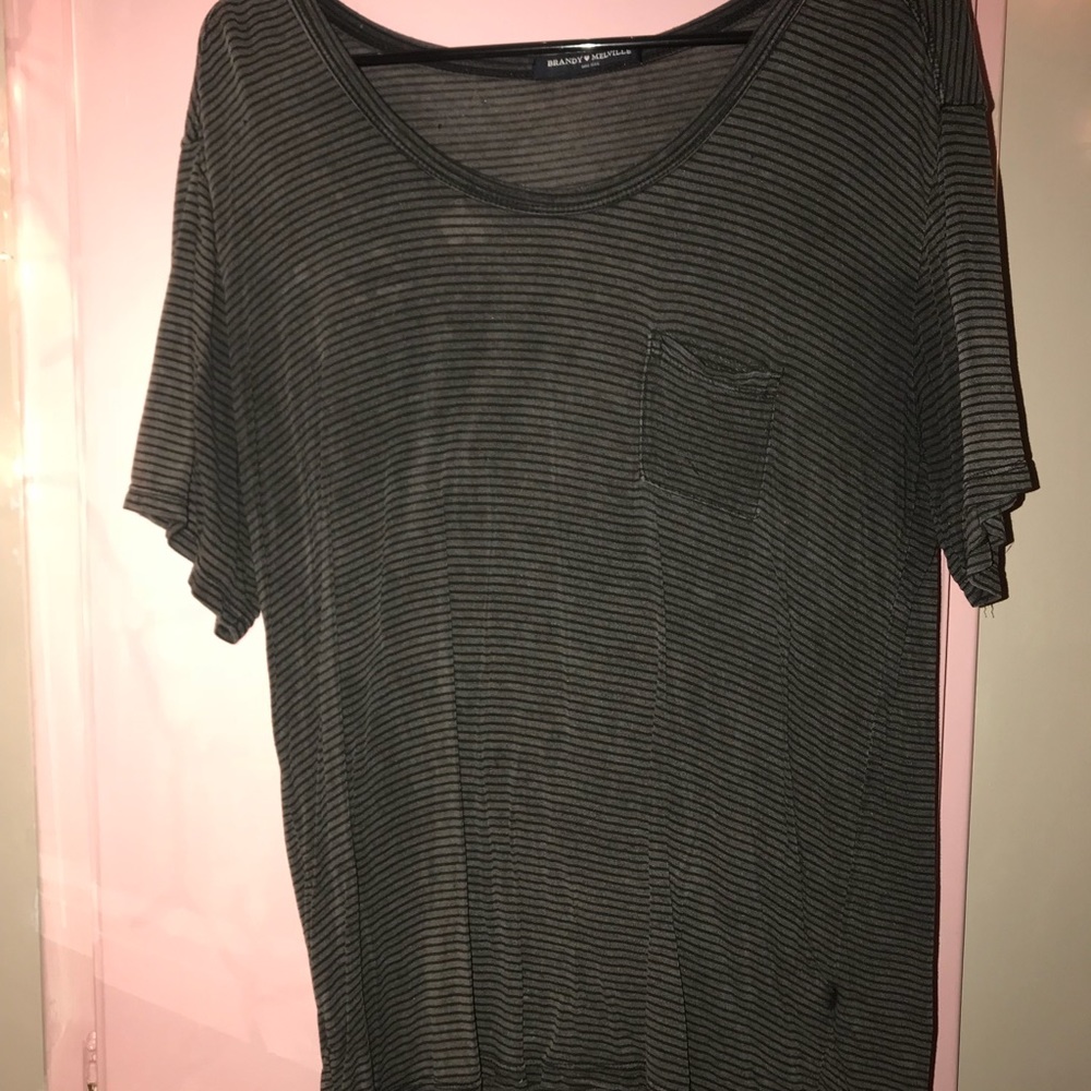 Gray & black pocket t